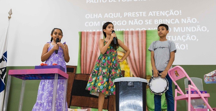 1° lugar (Categoria CERES) - “Peça Cultural (Teatro): Com o Fogo Não se Brinca Não”